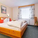Alpenpension Elferblick Нойштифт-им-Штубайталь