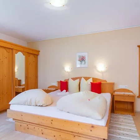 Alpenpension Elferblick نيوستيف ام ستوبيتا