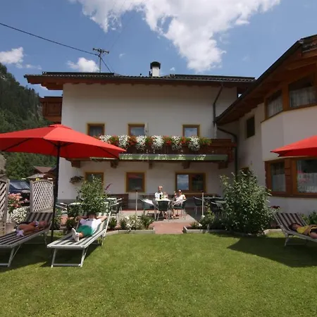 Alpenpension Elferblick- Zimmer- Appartements- Wellness 4* Neustift im Stubaital