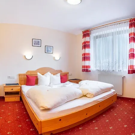 Alpenpension Elferblick نيوستيف ام ستوبيتا